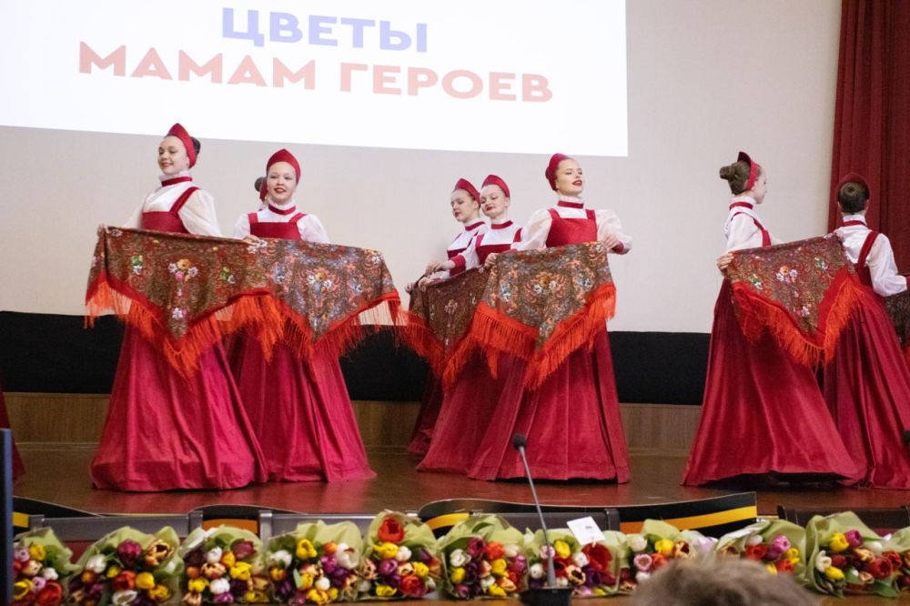 Дарья Лантратова: Цветы мамам Героев. В первый день весны вместе с девушками из «Женского движения Единой России» запустили Всероссийскую акцию, чтобы поддержать матерей наших бойцов. В Ставропольском краевом госпитале для... Дарья Лантратова: Цветы мамам Героев. В первый день весны вместе с девушками из «Женского движения Единой России» запустили Всероссийскую акцию, чтобы поддержать матерей наших бойцов. В Ставропольском краевом госпитале для...