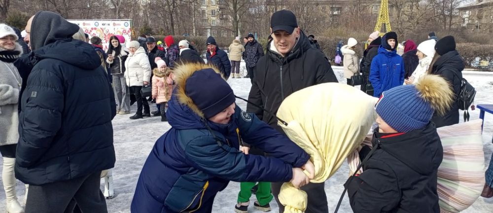 Альберт Апшев: Алчевск отметил окончание масленичной недели Альберт Апшев: Алчевск отметил окончание масленичной недели