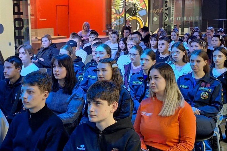 В Молодёжном центре «Свердловск» состоялось мероприятие в рамках проекта «Россия - страна возможностей» В Молодёжном центре «Свердловск» состоялось мероприятие в рамках проекта «Россия - страна возможностей»