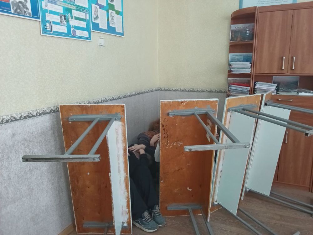 Обучающимся 14 школы рассказали, как действовать в экстренных ситуациях Обучающимся 14 школы рассказали, как действовать в экстренных ситуациях