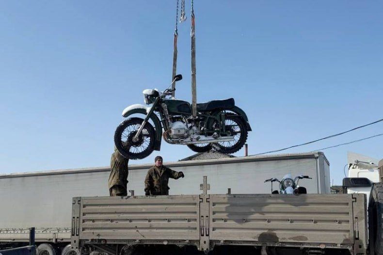 Военный комиссариат Красноярского края передал участникам СВО мотоциклы «Днепр» и «Урал» Военный комиссариат Красноярского края передал участникам СВО мотоциклы «Днепр» и «Урал»