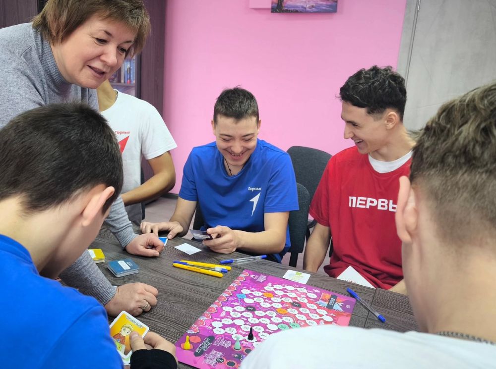 В Лутугинском муниципальном округе состоялось открытие молодежного клуба «Поколение 21» при ТО ГКУ "РЦЗН ЛНР" в Лутугинском районе В Лутугинском муниципальном округе состоялось открытие молодежного клуба «Поколение 21» при ТО ГКУ "РЦЗН ЛНР" в Лутугинском районе