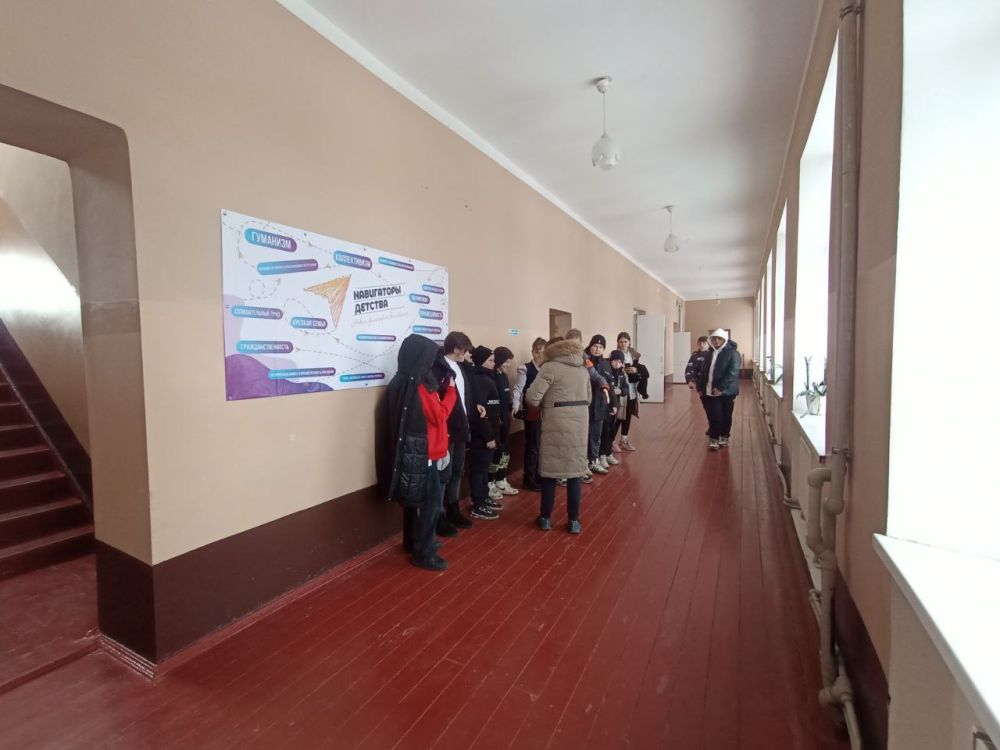 В Брянковской специализированной школе №1 прошёл открытый урок, приуроченный Всемирному дню гражданской обороны, который провели учитель основ безопасности и защиты Родины Руслан Пастухов и советник директора по воспитанию... В Брянковской специализированной школе №1 прошёл открытый урок, приуроченный Всемирному дню гражданской обороны, который провели учитель основ безопасности и защиты Родины Руслан Пастухов и советник директора по воспитанию...
