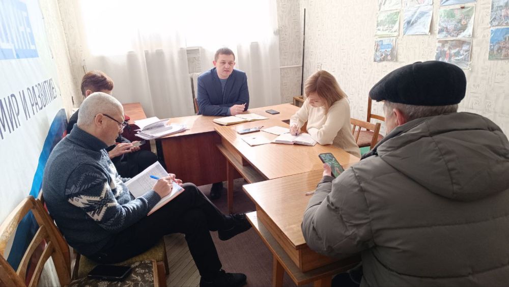 Евгений Морозов: Первый понедельник весны начал с личного приема граждан в кабинете 113 Администрации города Евгений Морозов: Первый понедельник весны начал с личного приема граждан в кабинете 113 Администрации города