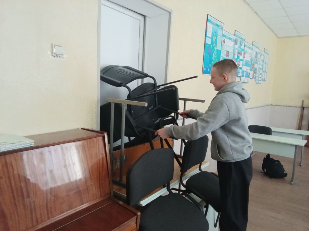 Обучающимся 14 школы рассказали, как действовать в экстренных ситуациях Обучающимся 14 школы рассказали, как действовать в экстренных ситуациях
