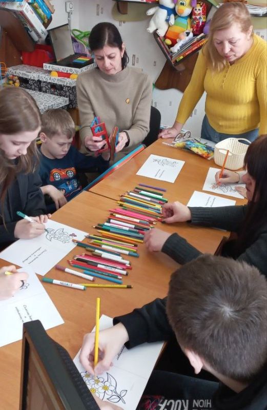 В Краснодоне провели познавательное занятие для особенных детей В Краснодоне провели познавательное занятие для особенных детей