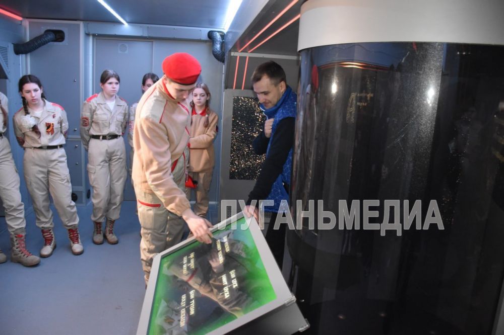 В Стаханове начал работу мобильный исторический парк «Россия – Моя история» В Стаханове начал работу мобильный исторический парк «Россия – Моя история»