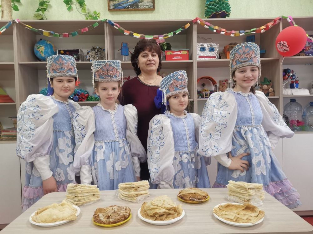 Единороссы Зимогорья передали блины для наших защитников Единороссы Зимогорья передали блины для наших защитников