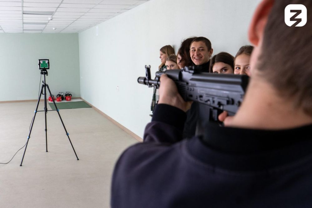Молодёжь ЛНР — участники цикла патриотических мероприятий Знание.Герои Молодёжь ЛНР — участники цикла патриотических мероприятий Знание.Герои