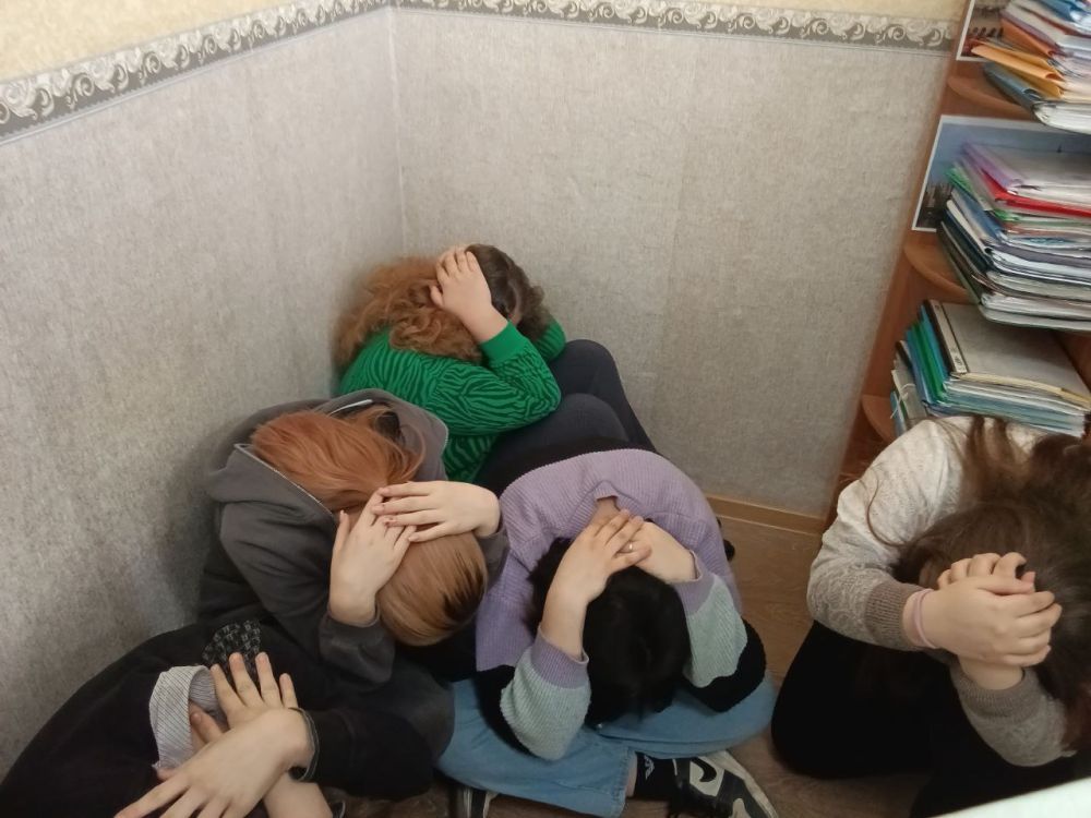 Обучающимся 14 школы рассказали, как действовать в экстренных ситуациях Обучающимся 14 школы рассказали, как действовать в экстренных ситуациях
