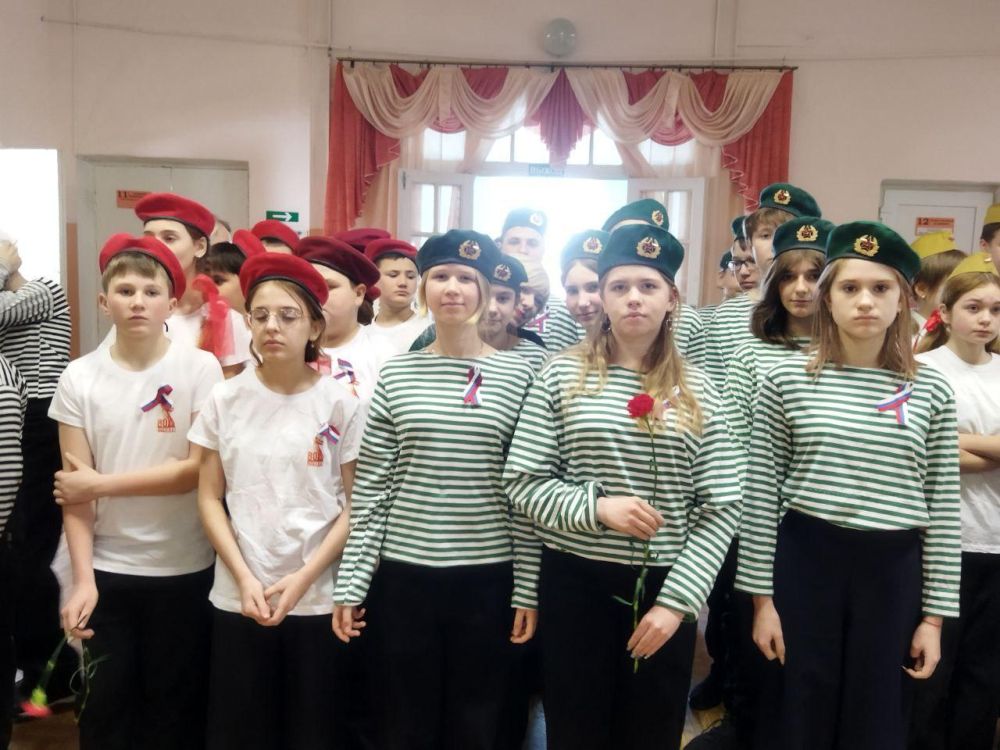 Андрей Рубанцов: В ровеньковской школе открылась Стена памяти « Андрей Рубанцов: В ровеньковской школе открылась Стена памяти «