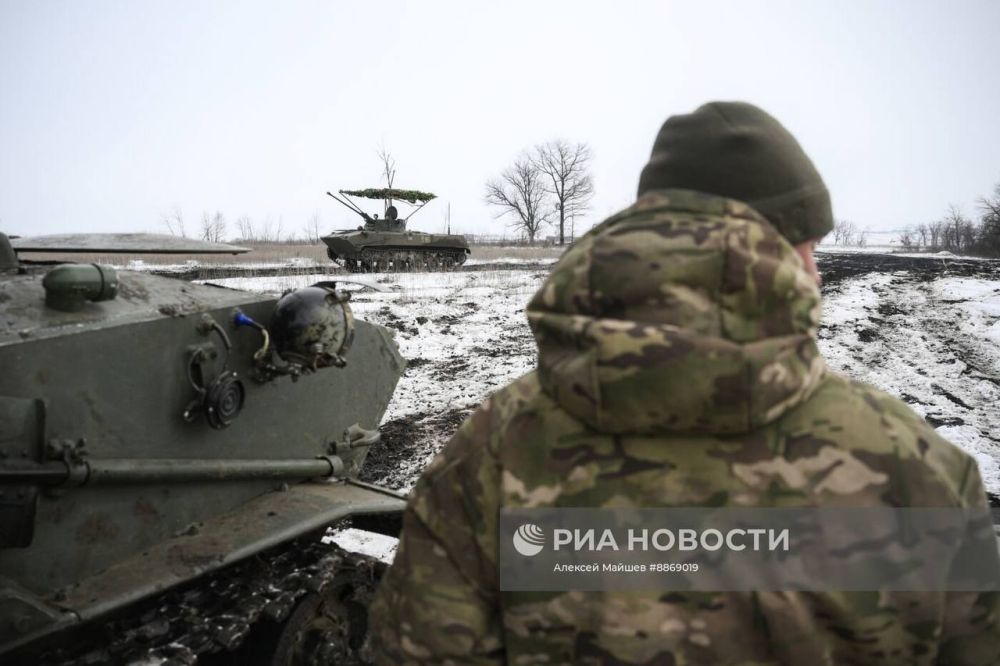 Боевая подготовка экипажей БМД-2 на одном из полигонов ЛНР Боевая подготовка экипажей БМД-2 на одном из полигонов ЛНР