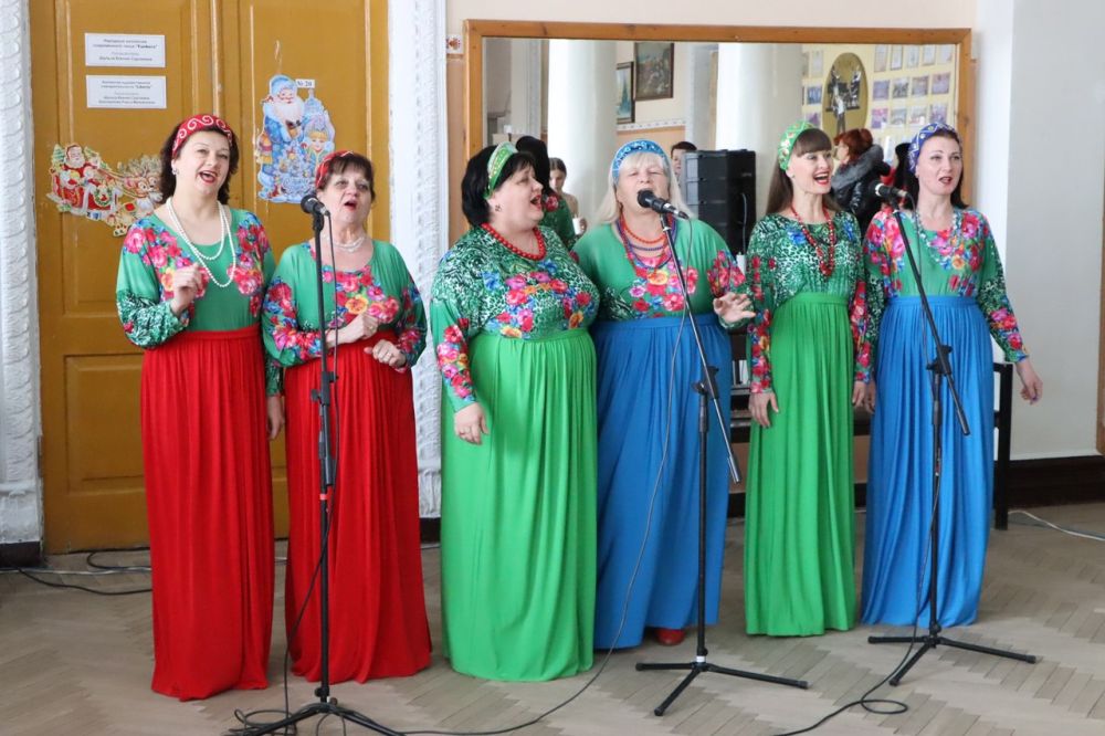 В Лутугинском доме культуры состоялась ярмарка-выставка «Масленичные фантазии» В Лутугинском доме культуры состоялась ярмарка-выставка «Масленичные фантазии»