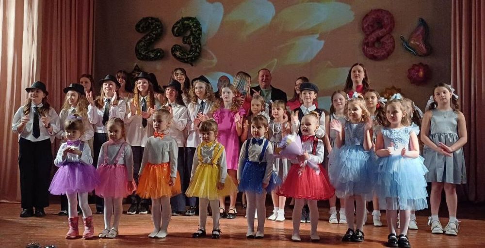 В Дубовском состоялся концерт «23+8. Великое объединение» В Дубовском состоялся концерт «23+8. Великое объединение»