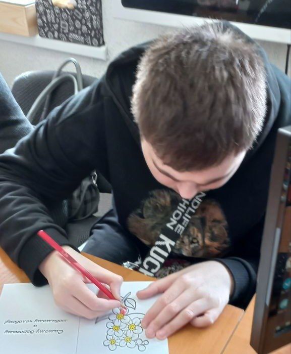 В Краснодоне провели познавательное занятие для особенных детей В Краснодоне провели познавательное занятие для особенных детей