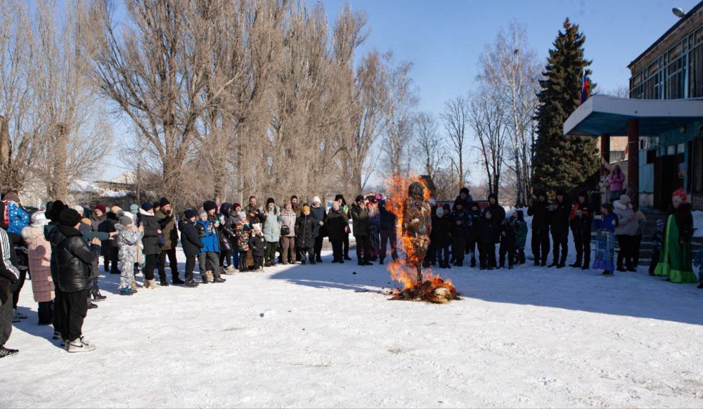 01.03.2025г. на площади МБУ "Дом культуры п. Широкий" прошло шумное и яркое театрализованное гулянье «Масляна идёт- весну под руку ведёт» 01.03.2025г. на площади МБУ "Дом культуры п. Широкий" прошло шумное и яркое театрализованное гулянье «Масляна идёт- весну под руку ведёт»
