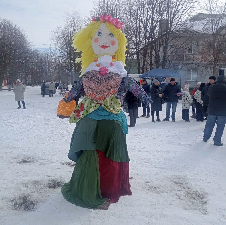 В пгт Комсомольский отгуляли широкую Масленицу В пгт Комсомольский отгуляли широкую Масленицу