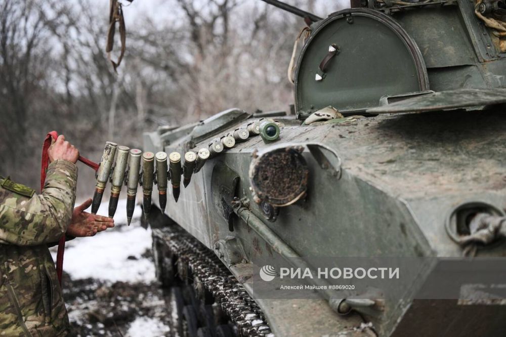Боевая подготовка экипажей БМД-2 на одном из полигонов ЛНР Боевая подготовка экипажей БМД-2 на одном из полигонов ЛНР