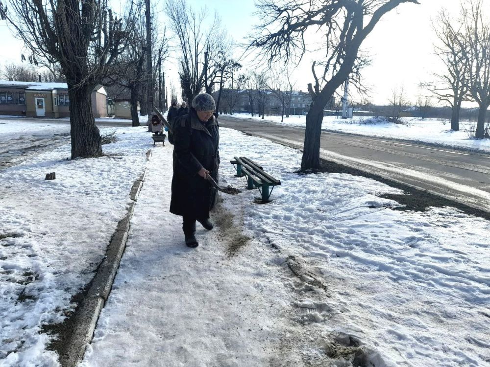 В ГОРОДЕ ПЕТРОВСКОЕ ПРОДОЛЖАЕТСЯ ВЫПОЛНЕНИЕ РАБОТ ПО БЛАГОУСТРОЙСТВУ ТЕРРИТОРИИ В ГОРОДЕ ПЕТРОВСКОЕ ПРОДОЛЖАЕТСЯ ВЫПОЛНЕНИЕ РАБОТ ПО БЛАГОУСТРОЙСТВУ ТЕРРИТОРИИ