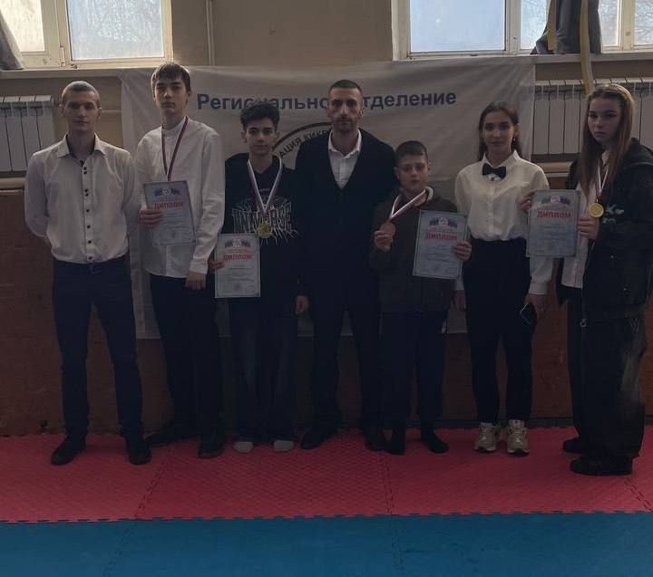 Алчевские спортсмены заняли призовые места в Первенстве Луганской Народной Республики по кикбоксингу Алчевские спортсмены заняли призовые места в Первенстве Луганской Народной Республики по кикбоксингу