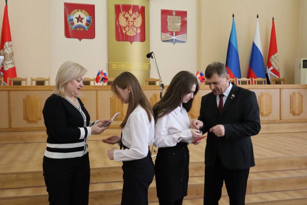 Роман Лысенко: Первый важный документ вручен! Роман Лысенко: Первый важный документ вручен!