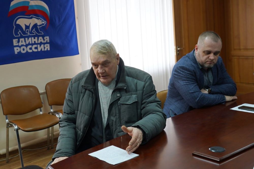 Андрей Сухачев: На очередном приеме с коллегами рассмотрели 5 обращений Андрей Сухачев: На очередном приеме с коллегами рассмотрели 5 обращений