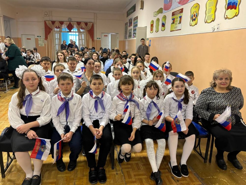 Андрей Рубанцов: Сегодня в рамках Федерального проекта России «Лица Дружбы» прошла торжественная церемония подписания соглашения о сотрудничестве между Ровеньковской школой № 12 им.В.Ю Андрей Рубанцов: Сегодня в рамках Федерального проекта России «Лица Дружбы» прошла торжественная церемония подписания соглашения о сотрудничестве между Ровеньковской школой № 12 им.В.Ю