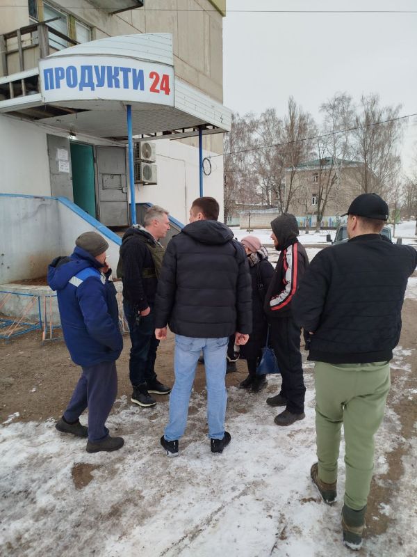 Вячеслав Третьяков: По моему поручению первый заместитель Главы Администрации Владимир Запорожец совместно с руководителем ООО "Спецстройсервис" Дмитрием Исаевым, провели выездную инспекцию объектов восстановления в поселках... Вячеслав Третьяков: По моему поручению первый заместитель Главы Администрации Владимир Запорожец совместно с руководителем ООО "Спецстройсервис" Дмитрием Исаевым, провели выездную инспекцию объектов восстановления в поселках...