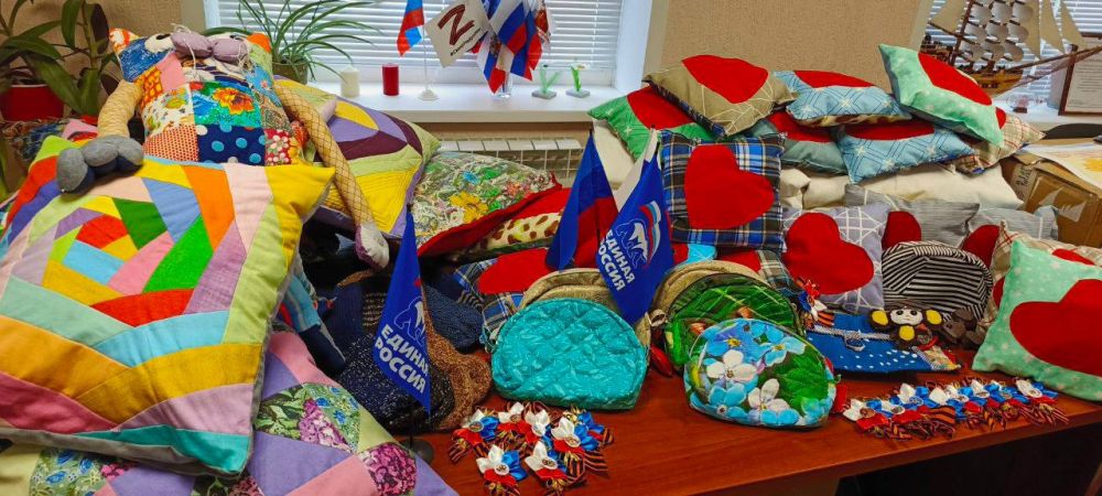 Светлана Гизай: #ПОМОЩЬФРОНТУ. В преддверии празднования Международного женского дня Славяносербское местное отделение партии «Единая Россия» приглашает всех желающих принять участие в акции «Поздравим женщин –... Светлана Гизай: #ПОМОЩЬФРОНТУ. В преддверии празднования Международного женского дня Славяносербское местное отделение партии «Единая Россия» приглашает всех желающих принять участие в акции «Поздравим женщин –...