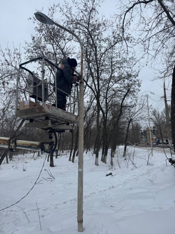 Сергей Козенко: В парке в г. Молодогвардейске проводятся работы по ремонту линий наружного освещения Сергей Козенко: В парке в г. Молодогвардейске проводятся работы по ремонту линий наружного освещения