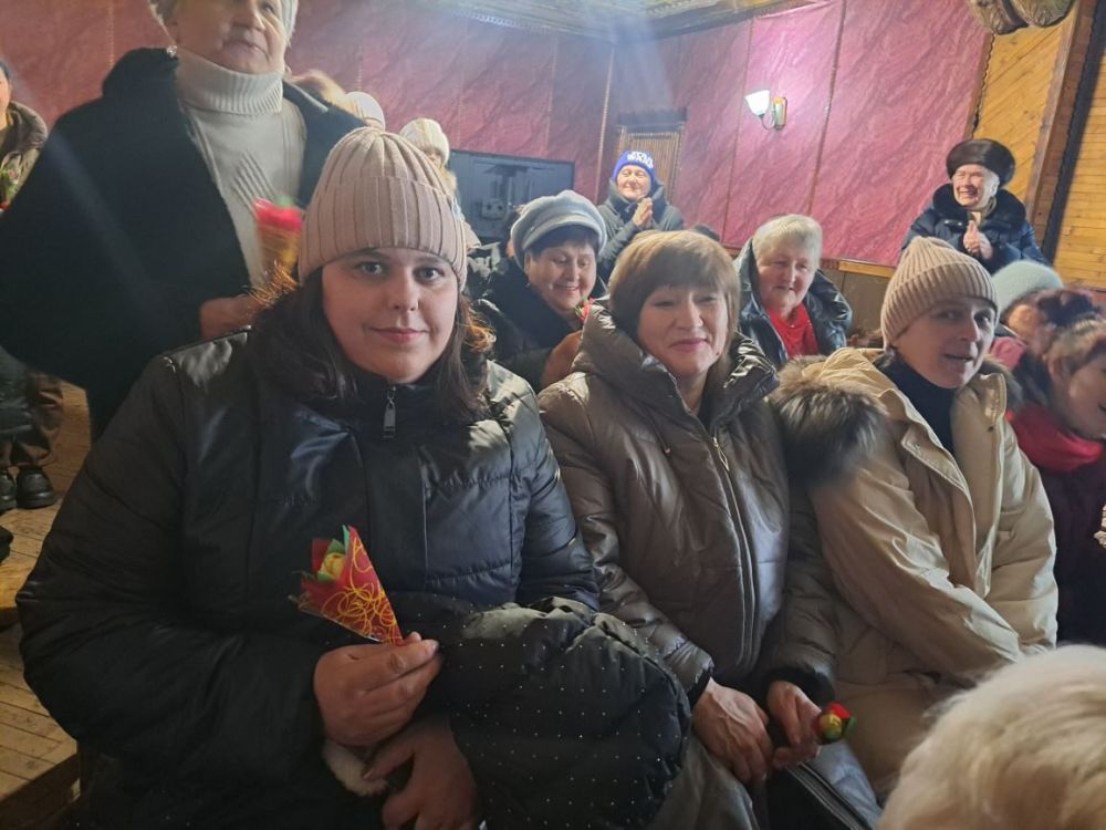 Накануне Международного женского дня в ДК поселка Северный прошел праздничный концерт Накануне Международного женского дня в ДК поселка Северный прошел праздничный концерт