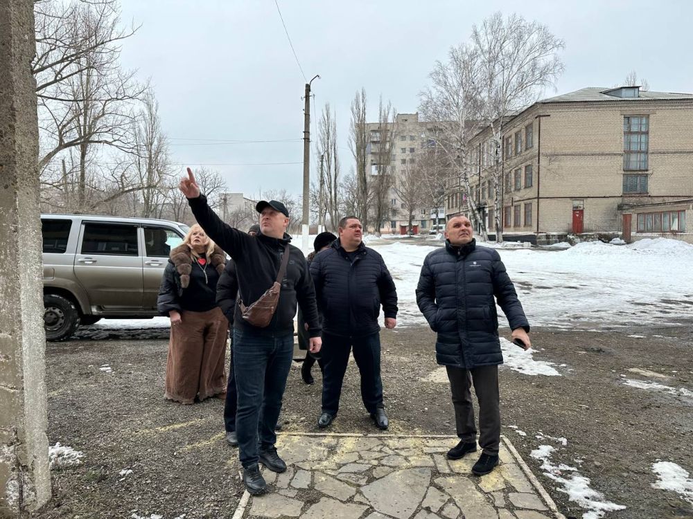 Андрей Рубанцов: Сегодня в ходе рабочего визита посетил здание Спортивной школы города Ровеньки по улице Дзержинского с целью мониторинга состояния данного помещения Андрей Рубанцов: Сегодня в ходе рабочего визита посетил здание Спортивной школы города Ровеньки по улице Дзержинского с целью мониторинга состояния данного помещения