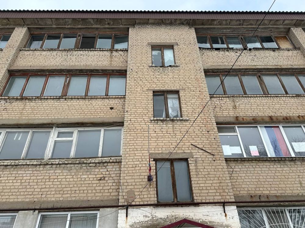 Андрей Рубанцов: Сегодня в ходе рабочего визита посетил здание Спортивной школы города Ровеньки по улице Дзержинского с целью мониторинга состояния данного помещения Андрей Рубанцов: Сегодня в ходе рабочего визита посетил здание Спортивной школы города Ровеньки по улице Дзержинского с целью мониторинга состояния данного помещения