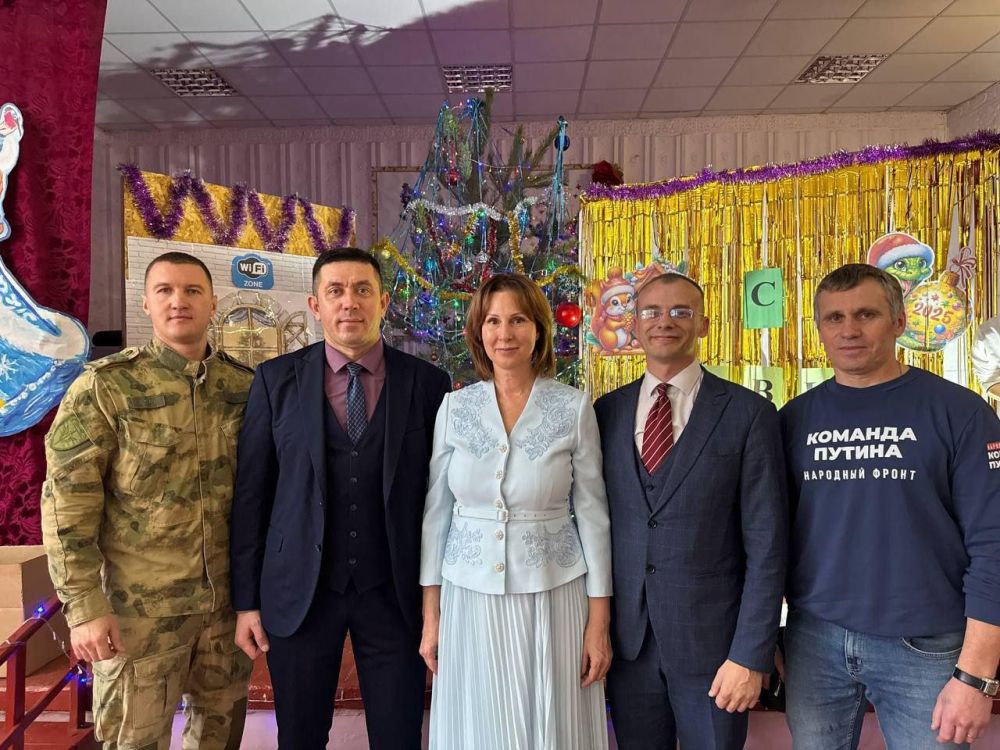 Волонтер из Ивановской области помог спортинвентарем Новороссошанской школе ЛНР Волонтер из Ивановской области помог спортинвентарем Новороссошанской школе ЛНР