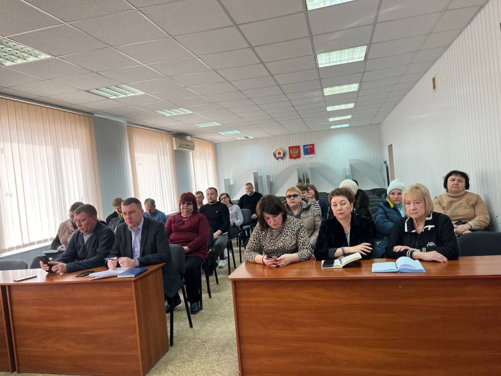 Альберт Зинченко: Сегодня состоялось заседание общественной комиссии по организации проведения общественного обсуждения, голосования и подведения итогов голосования по отбору территорий, подлежащих благоустройству в рамках... Альберт Зинченко: Сегодня состоялось заседание общественной комиссии по организации проведения общественного обсуждения, голосования и подведения итогов голосования по отбору территорий, подлежащих благоустройству в рамках...