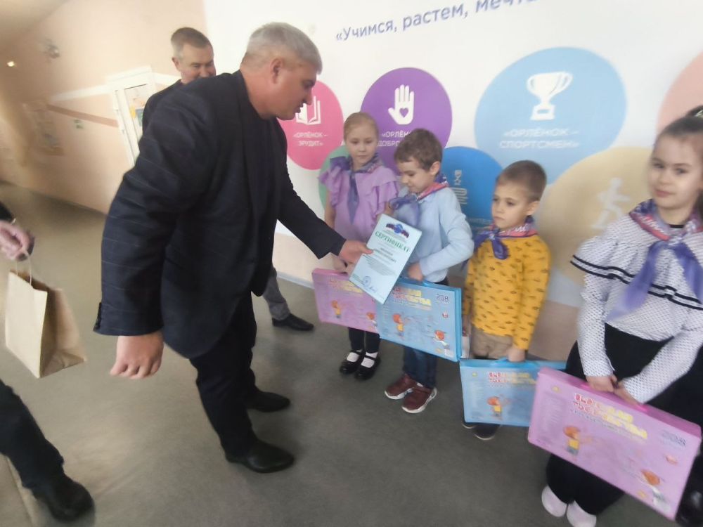 В Беловодском округе наградили участников конкурса детских рисунков «Я рисую выборы» В Беловодском округе наградили участников конкурса детских рисунков «Я рисую выборы»
