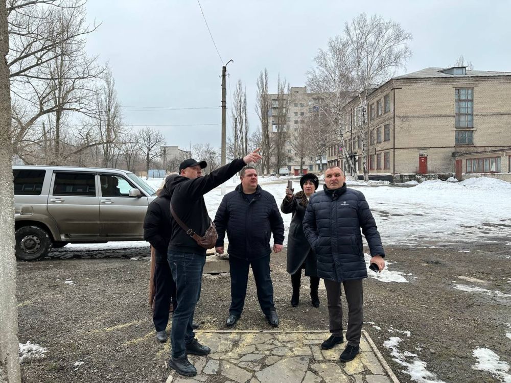 Андрей Рубанцов: Сегодня в ходе рабочего визита посетил здание Спортивной школы города Ровеньки по улице Дзержинского с целью мониторинга состояния данного помещения Андрей Рубанцов: Сегодня в ходе рабочего визита посетил здание Спортивной школы города Ровеньки по улице Дзержинского с целью мониторинга состояния данного помещения