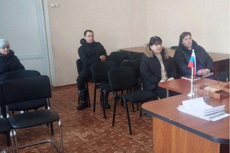 В селе Провалье обсудили решение проблем взаимодействия школы и семьи В селе Провалье обсудили решение проблем взаимодействия школы и семьи