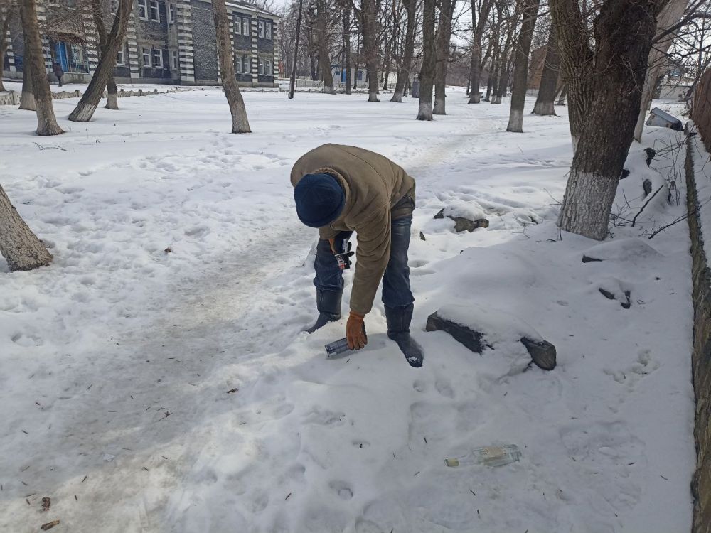 Сегодня на территории пгт Новодарьевка, с целью обеспечения благоприятной среды для проживания населения, работниками Сегодня на территории пгт Новодарьевка, с целью обеспечения благоприятной среды для проживания населения, работниками