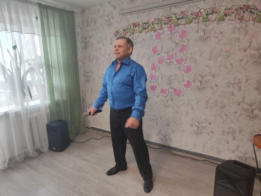 В Кировском комплексном центре социального обслуживания населения состоялось праздничное мероприятие «С любовью к женщине», посвященное Международному женскому дню - 8 Марта В Кировском комплексном центре социального обслуживания населения состоялось праздничное мероприятие «С любовью к женщине», посвященное Международному женскому дню - 8 Марта