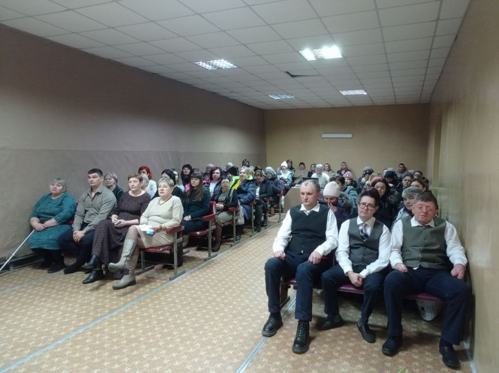 Свет и тепло: Краснодонский терцентр отметил Международный женский день Свет и тепло: Краснодонский терцентр отметил Международный женский день