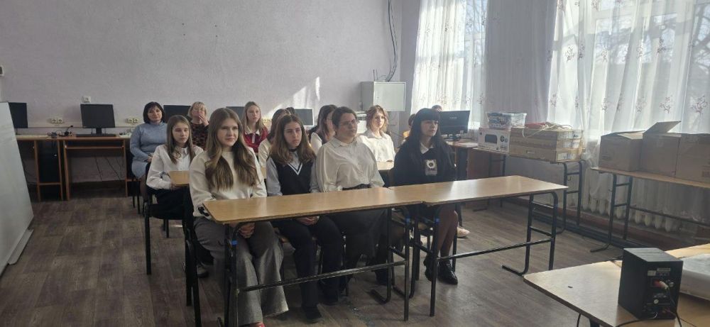 Андрей Рубанцов: Онлайн-лекция "Всегда первые: как женщины России изменили историю" состоялась в ровеньковской школе с Республикой Коми Андрей Рубанцов: Онлайн-лекция "Всегда первые: как женщины России изменили историю" состоялась в ровеньковской школе с Республикой Коми