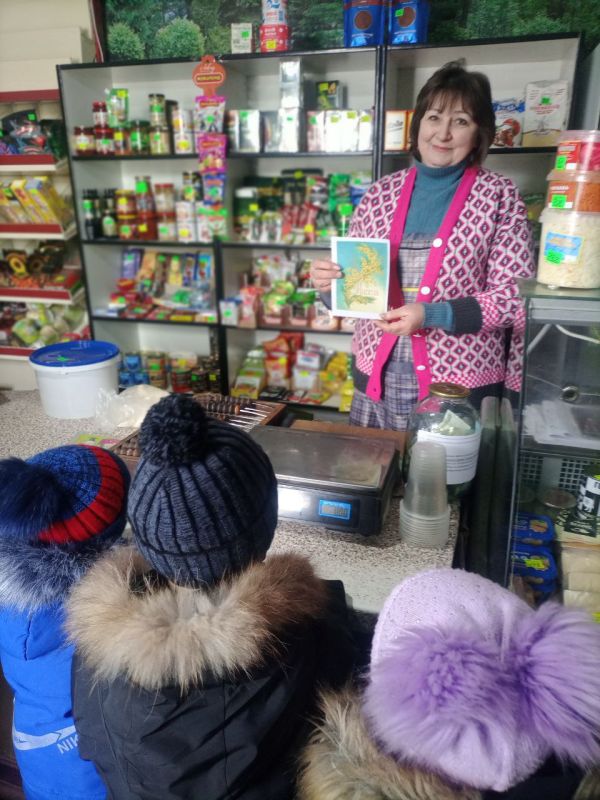 На улице еще лежит снег, а по календарю уже весна! В преддверии Международного женского дня - 8 Марта воспитанники дошкольной группы Чапаевский УВК им. В.А.Трушина приняли участие в акции «Вам, любимые!» На улице еще лежит снег, а по календарю уже весна! В преддверии Международного женского дня - 8 Марта воспитанники дошкольной группы Чапаевский УВК им. В.А.Трушина приняли участие в акции «Вам, любимые!»