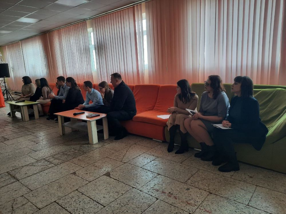 В МБУК «Центра культуры и досуга Троицкого муниципального округа» состоялся молодежный дебатный Турнир «Мнение молодежи», охвативший муниципальные образования Луганской Народной Республики В МБУК «Центра культуры и досуга Троицкого муниципального округа» состоялся молодежный дебатный Турнир «Мнение молодежи», охвативший муниципальные образования Луганской Народной Республики