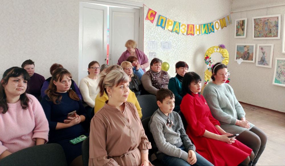 В отделе по делам территорий пгт Есуауловка прошёл концерт, посвящённый Международному женскому дню «8 Марта - праздник любви и красоты!» В отделе по делам территорий пгт Есуауловка прошёл концерт, посвящённый Международному женскому дню «8 Марта - праздник любви и красоты!»
