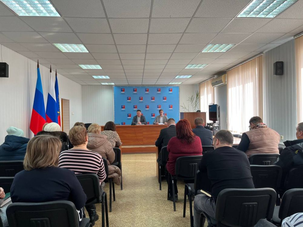 Альберт Зинченко: Сегодня состоялось заседание общественной комиссии по организации проведения общественного обсуждения, голосования и подведения итогов голосования по отбору территорий, подлежащих благоустройству в рамках... Альберт Зинченко: Сегодня состоялось заседание общественной комиссии по организации проведения общественного обсуждения, голосования и подведения итогов голосования по отбору территорий, подлежащих благоустройству в рамках...