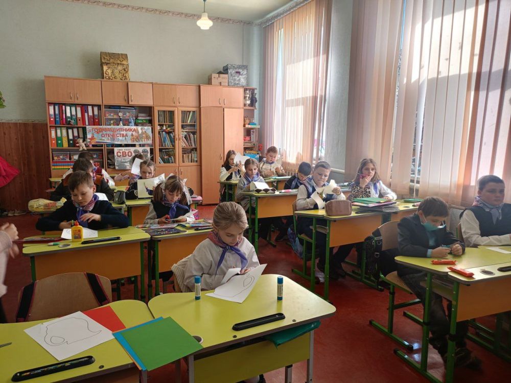 Орлята-сентябрята 4 класса ГБОУ ЛНР «Станично-Луганская средняя школа имени Грекова П.М.» Орлята-сентябрята 4 класса ГБОУ ЛНР «Станично-Луганская средняя школа имени Грекова П.М.»