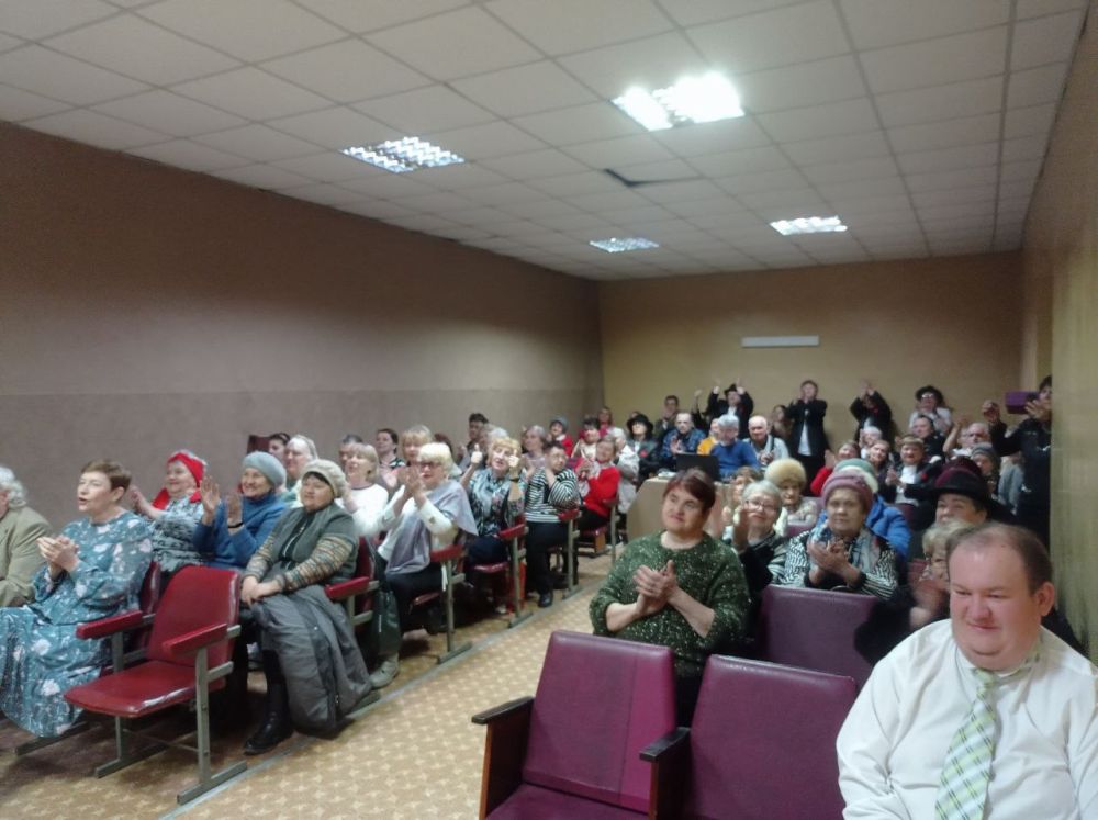 В Краснодонском комплексном центре встретили Международный женский день В Краснодонском комплексном центре встретили Международный женский день