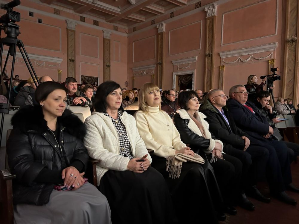 В Красном Луче прошёл концерт, посвященный Международному женскому дню В Красном Луче прошёл концерт, посвященный Международному женскому дню