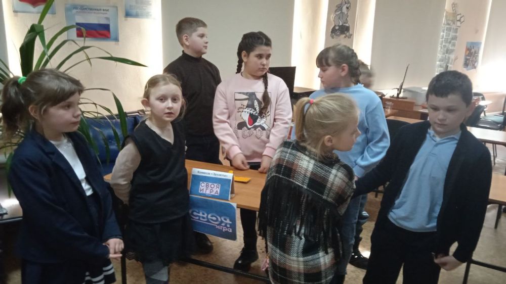 В Белокуракинской детской библиотеке состоялась интеллектуальная викторина «Своя игра» и мастер-класс по изготовлению цветов В Белокуракинской детской библиотеке состоялась интеллектуальная викторина «Своя игра» и мастер-класс по изготовлению цветов